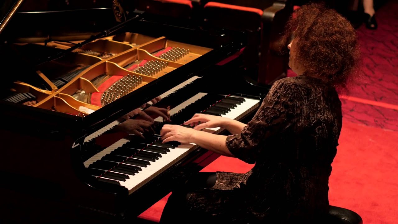 Gila Goldstein plays Brahms Intermezzo op. 76/3