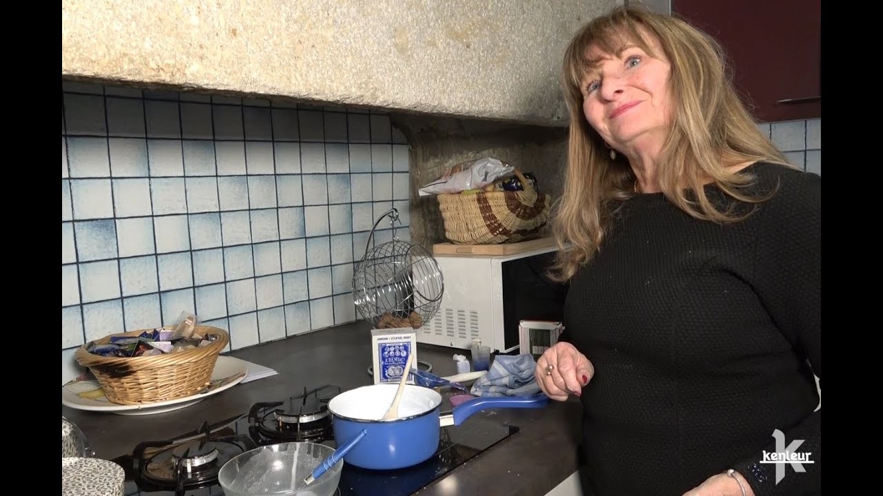 Amidonnage et repassage d'une coiffe bigoudène par Nadine Chaminand