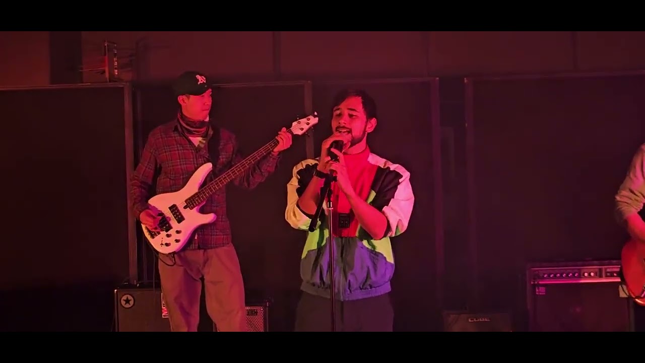 Madame Lee's First Gig - By The Way by RHCP and Don't Look Back In Anger by Oasis