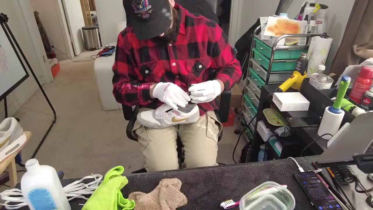 Kaviar Live! Watch me fix shoes, buy product, make merch. Live purchases, steals, bids, giveaways!