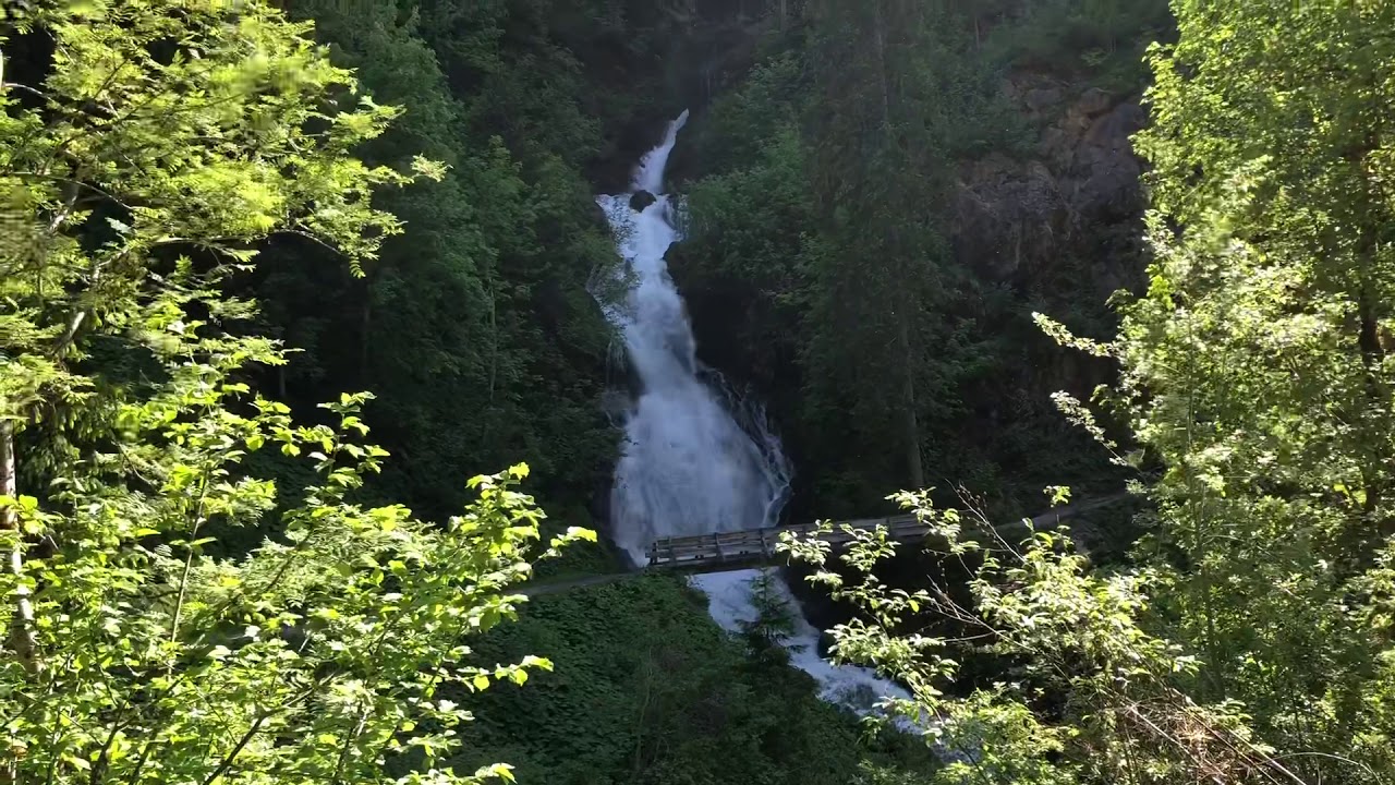 Der Teufelsbach-Wasserfall vom Silbertal im Montafon