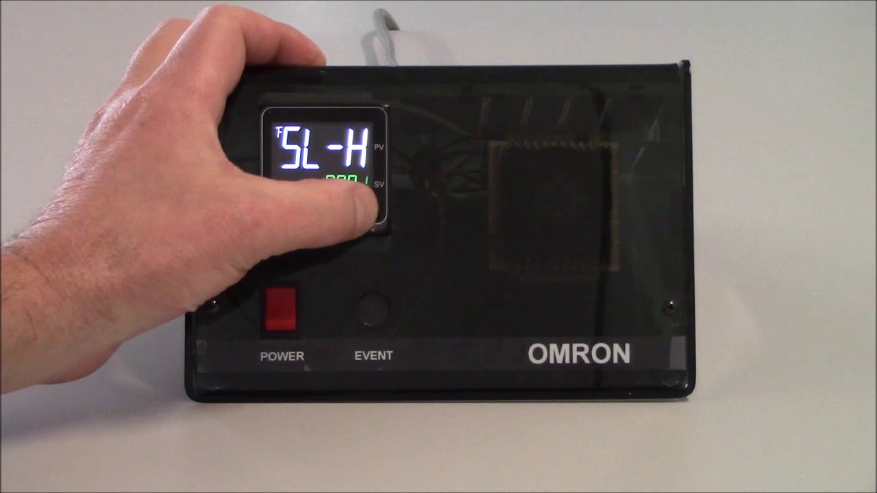 New Original Omron E5CC-CX2ASM-804 Temperature Controller 100-240 VAC 
