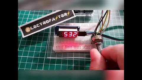Potentiometer value using a 4-digit 7-segments display