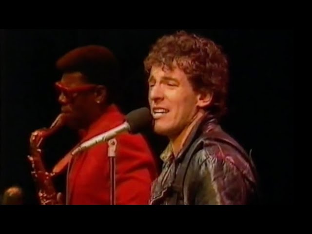 Cover Me - Bruce Springsteen (live at Parc de La Courneuve, Paris 1985) class=