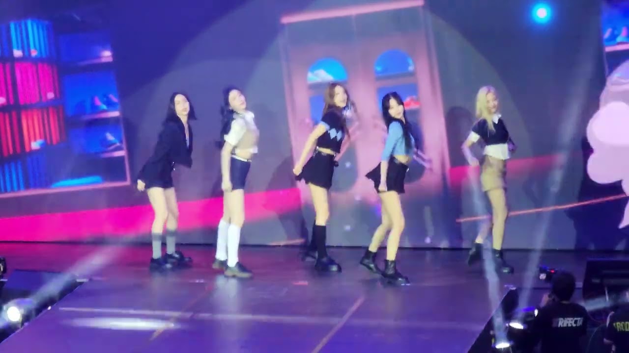 2023 ITZY BENCH FAN MEET - SNEAKERS 4K