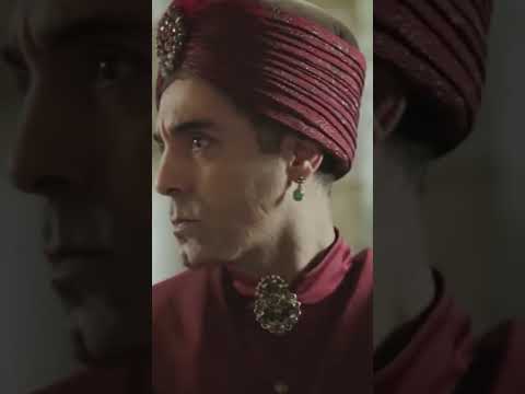 المساعدة جنة تحب المزح كثيرا السلطانة كوسم Shorts