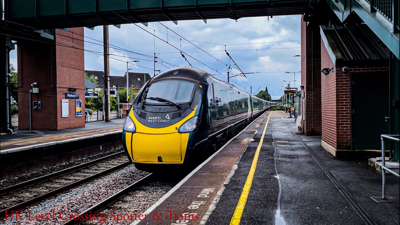 Fast trains at Leyland Station (WCML), Lancashire