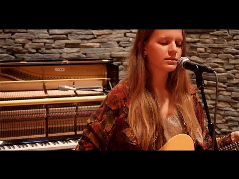 Maëlle Taina - Roses for Someone Dear (Solo Acoustic Live)