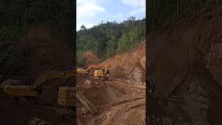caterpillar D8R feeding of waste