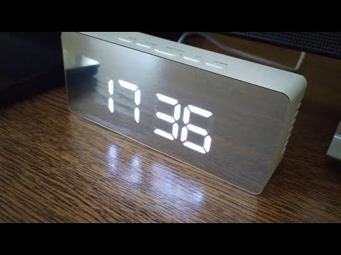 Wideo: Zegar Elektroniczny Na Biurko (41 Zdjęć): Z Dużymi Cyframi I Termometrem, Z Sieci I Na Baterie, Podający Czas W Języku Rosyjskim