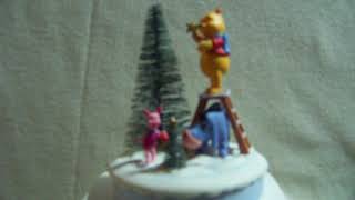 2010HALLMARK KEEPSAKE DISNEY WINNIE THE POOH DECK THE WOODS MAGIC ORNAMENT 1