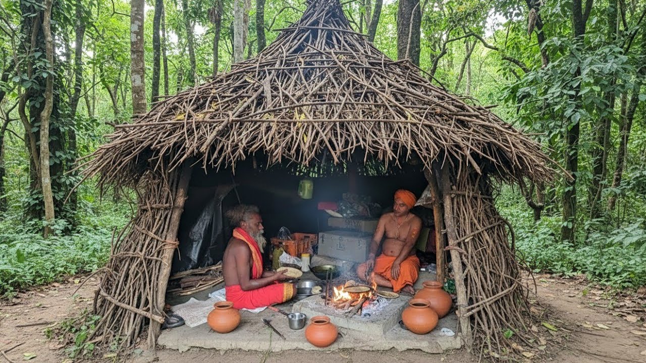 कंटीली कुटिया में संत जी हरीगिरी महाराज जी की कुटिया में आए दिव्य संतो की टिक्कड़ प्रसादी 