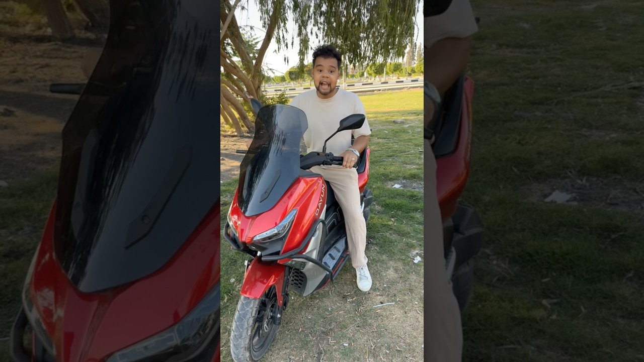 سباق الموتوسيكل والاسكوتر😂