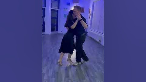 Studio T: Improvisation dynamic double time cross system #tango #improvisation #tangolesson
