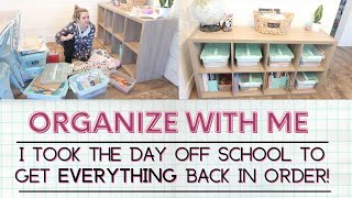 ORGANIZE WITH ME // SMALL SPACE HOMESCHOOLING ORGANIZATION // Homeschool Organization for 4 kids!