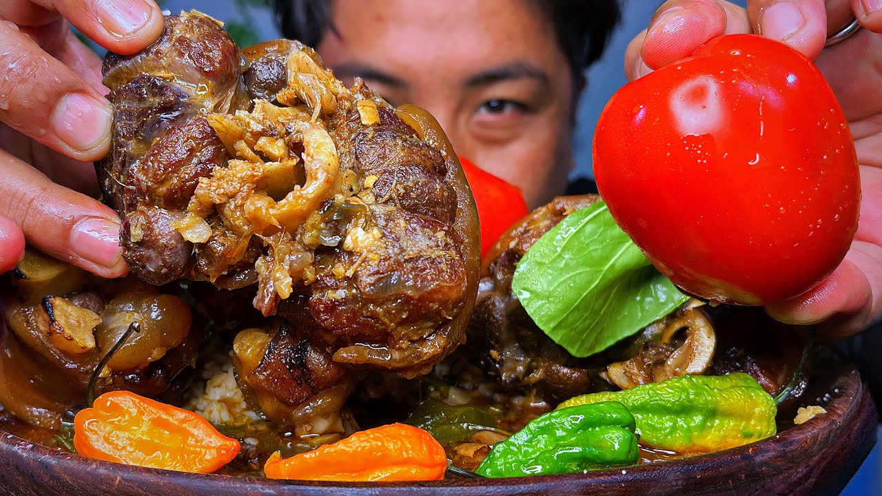 Eating PORK🥩 Legs🍗Vawk Ke Recipe🥘,KING CHILLI🌶️ Wild Corriander🥬tameto 🍅MUKBANG🍱