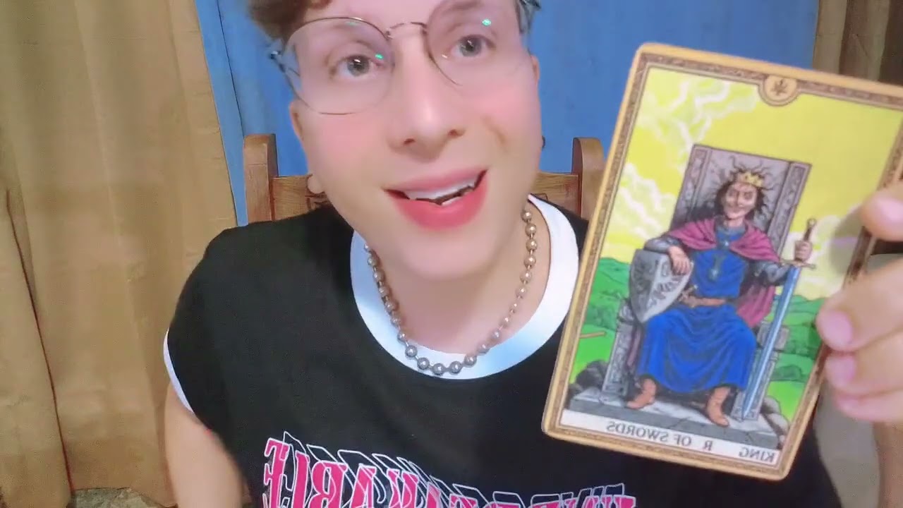 VIRGO ♍️ TU EX ES DESCUBIERTO ESPIANDOTE LO MEJOR ES LO QUE DICE...