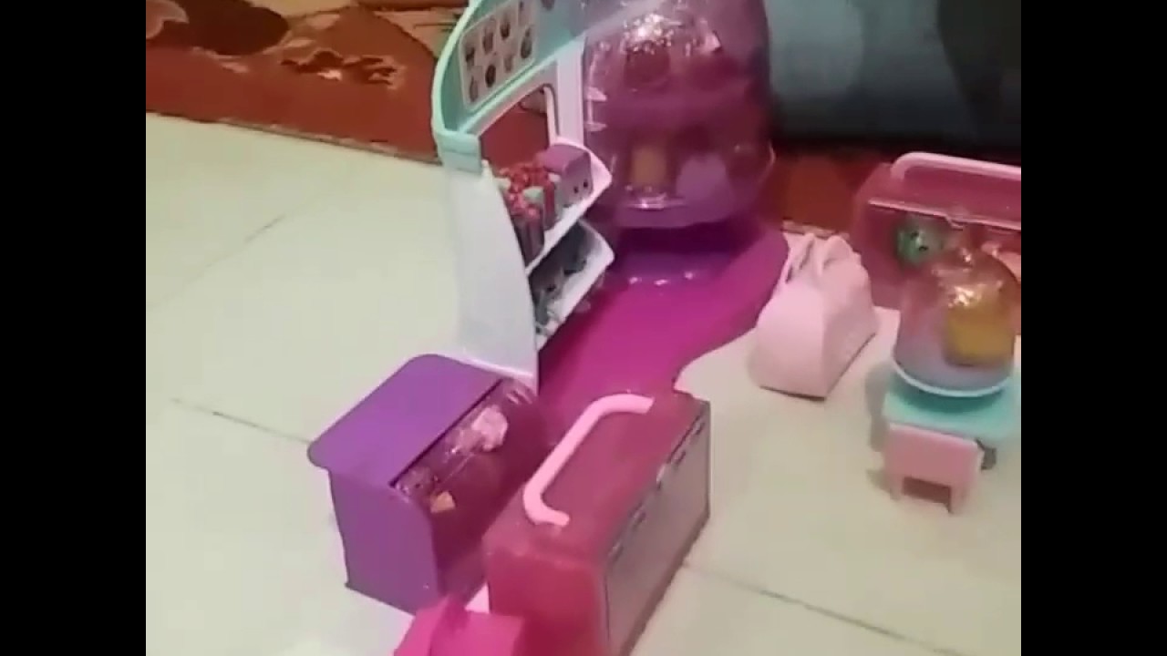 Shopkins Cupcake Queen Cafe Toy