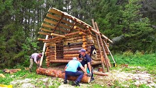 Изба в Лесу | ГОСТИ У БАЛАГАНА | Перекрыли крышу доской