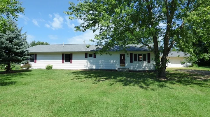 66676 Lakeland Ave. Dowagiac, MI Homes for Sale | cressyeverett.com