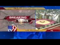 Panneer meets TN Speaker, demands secret ballot for Palanisamy Floor test