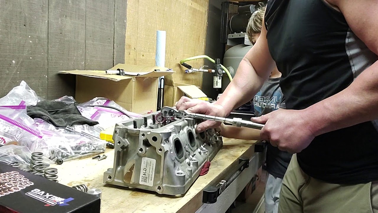 Timelapse installing GenV LT4 Texas Speed .660 dual valve springs