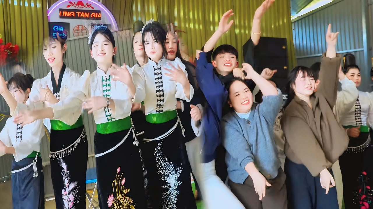 NHẠC TÂY BẮC CỰC CHÁY NHẢY MỪNG TÂN GIA ĐẠI CÁT GĐ DOAN NAM BẢN TONG NẬM LẦU SƠN LA 