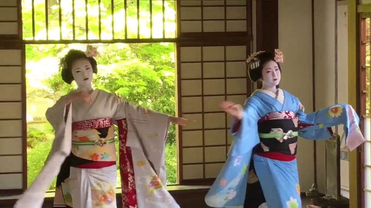 Ep 9 Geishaspotting: Geisha group dance at Genkoan in Kyoto, Japan