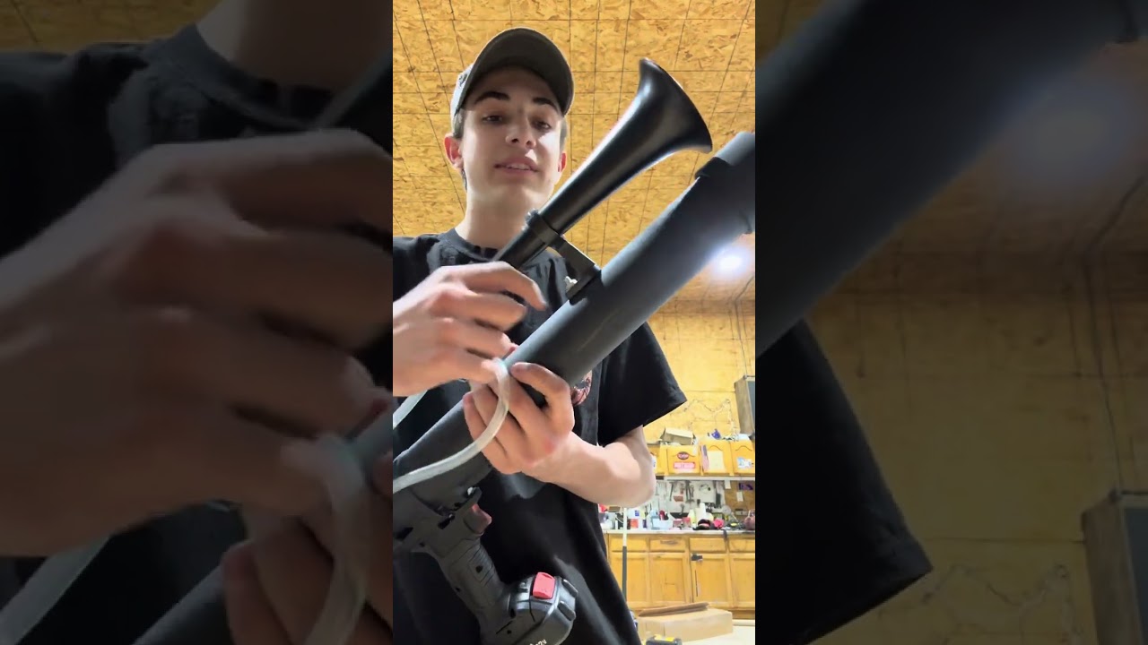 Air horn!!! (Loud)