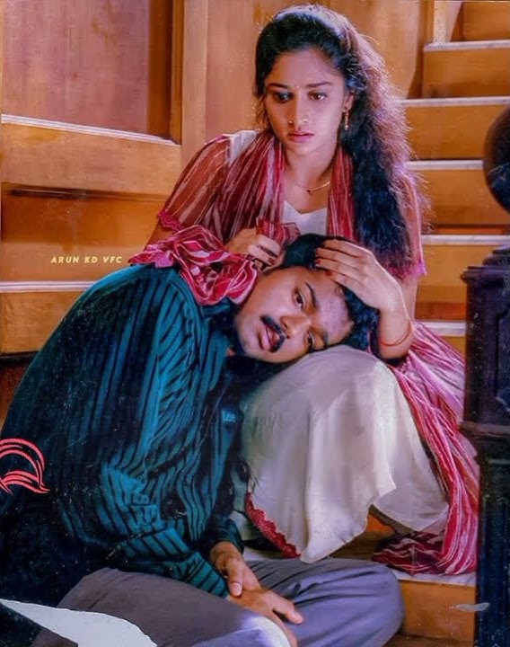 #vijay Poovizhi paarvaiyil minnal kaatinaal aayiram aasaigal ennil oottinaal song whatsapp status