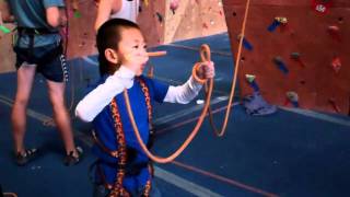 6 yr old's How To tie a Rock Climber's Figure 8 Knot