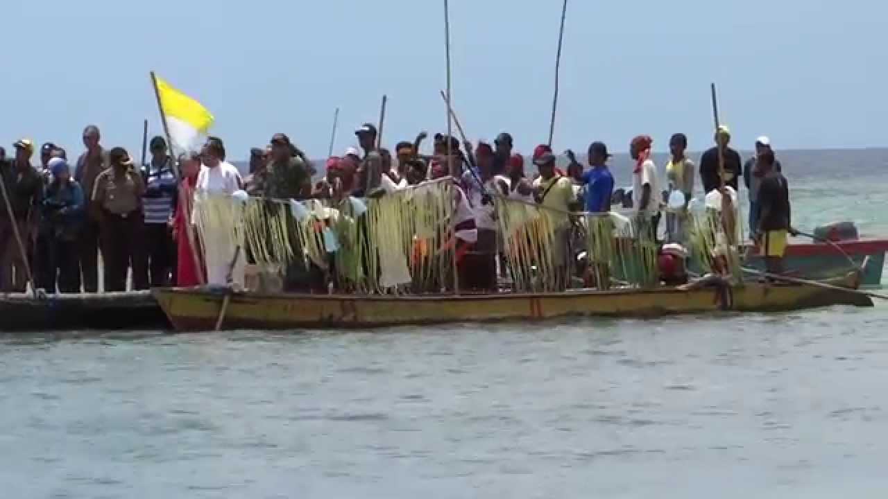 Acara seratus tahun gereja katholiek Awear Lama pulau Fordata Tanimbar Maluku 2