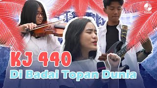 KJ 440 – Di Badai Topan Dunia
