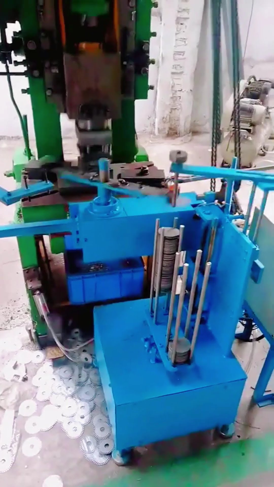 Automatic stamping process- Good tools and machinery make work easy