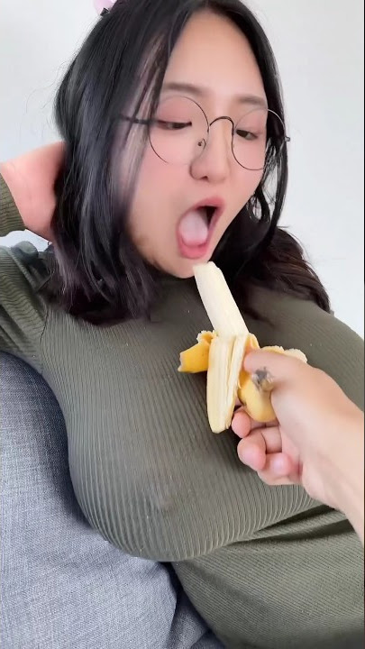 Aroomi Kim sucks banana. #trending #love #ytshorts #youtubeshorts #shorts