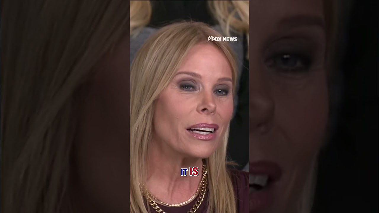 Melania Trump 'SETS THE BAR' for fashion at the White House #foxnews #news #us #fox