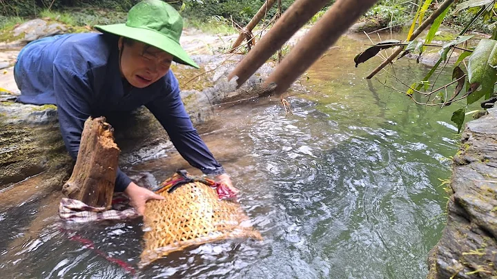 Discovered the boy's basket and shirt floating on the water - DayDayNews