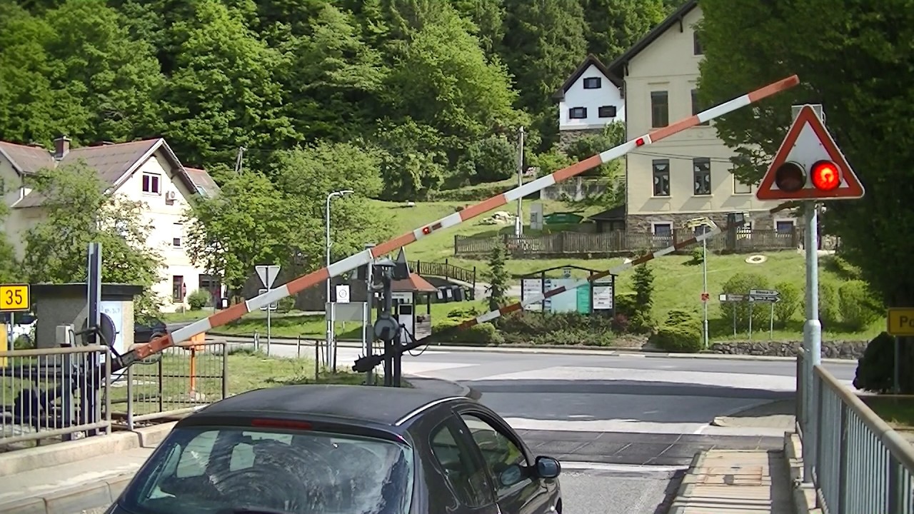 Spoorwegovergang Podvelka (SLO) // Railroad crossing // Železniški prehod