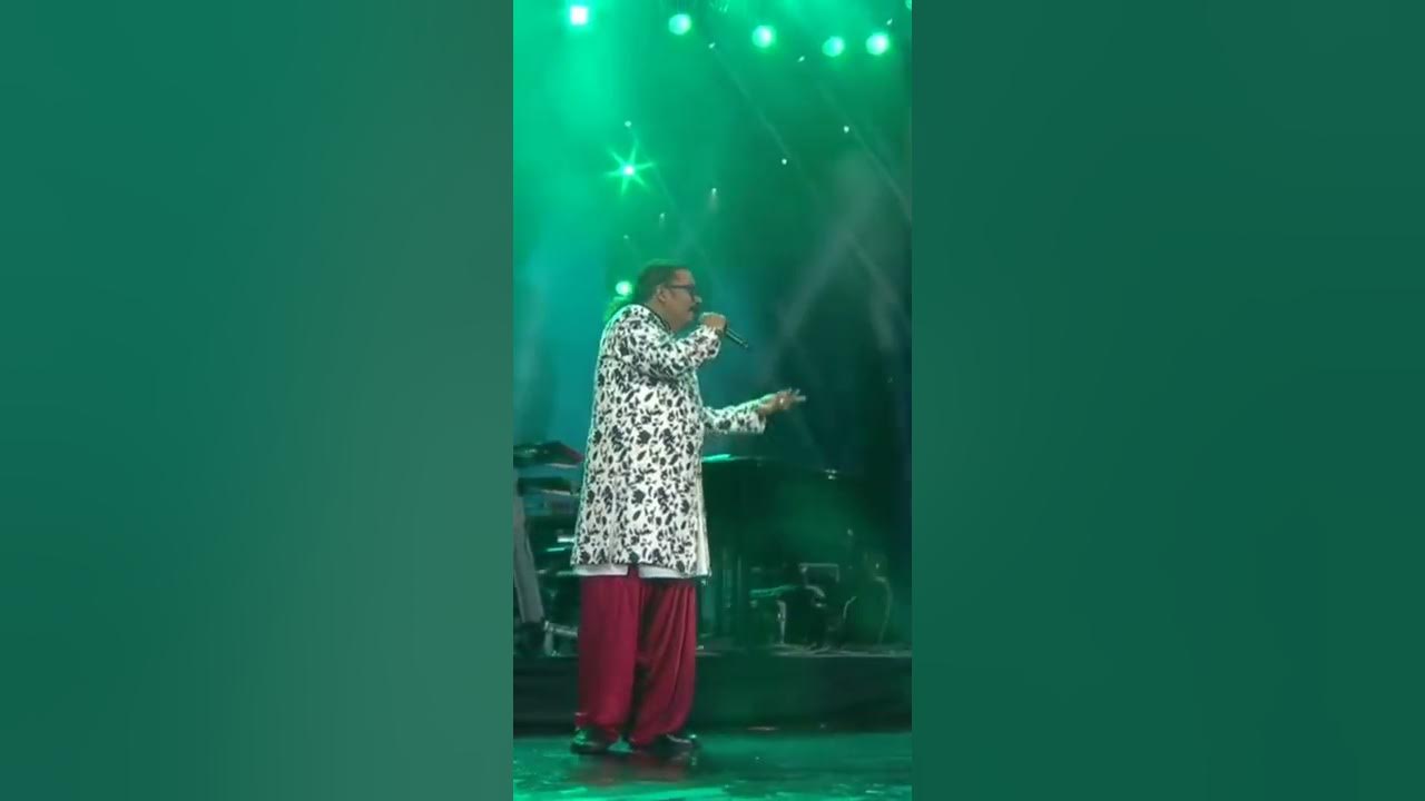 ay hairathe aashiqui whatsapp status Full screen hariharan stage performance ay hairathe aashiqui whatsapp status Full screen hariharan stage performance