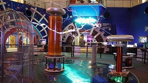 Keyboard plays Musical Tesla Coil in the Science Centre
