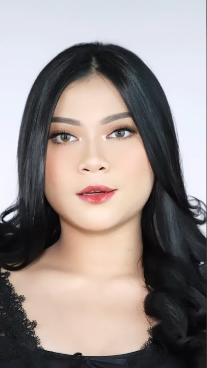 Makeup transitions video by Hanum Mega #shorts #makeupartist #transitionmakeup