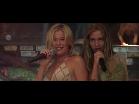 LeAnn Sings on the Bar.   Coyote Ugly (2000)