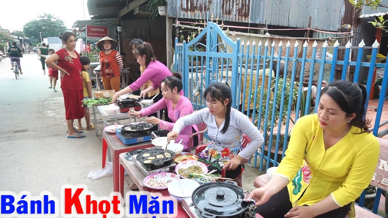 Quá Ngon, 5 Người Cùng Lúc Đổ BÁNH KHỌT vẫn Không Kịp Bán Cho Bà Con 