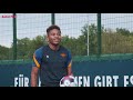 ⚔ Duell an der Teqball-Platte! Christo Nkunku vs. Doudou Haidara