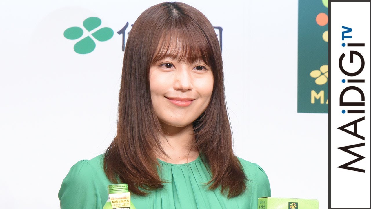 有村架純、緑のワンピ姿披露 「抹茶の妖精」と言われ照れ笑い 伊藤園