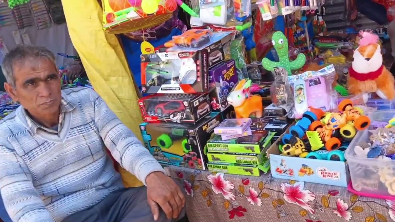 मेलेको लेकर स्थानीय व्यापारियों के विरोध की खबरेंआईं, जिसमें वे मेलेके आयोजन के खिलाफ सड़क पर उतरे।