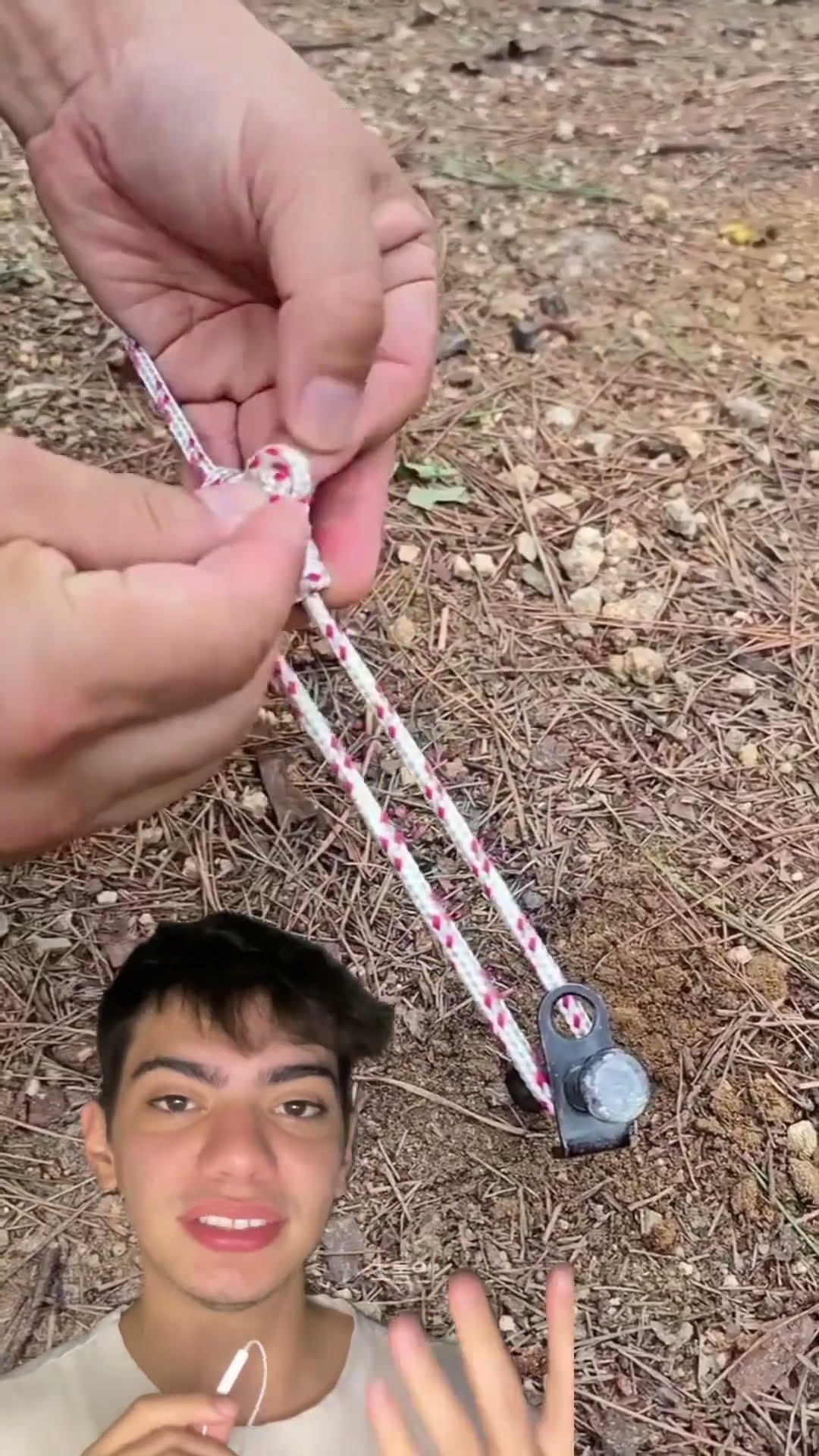 Aprenda o nó perfeito pra acampar: fácil de ajustar e soltar com um puxão! ??️