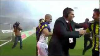 Bu ŞAMPİYONLUK Türkiye'nin 4'te 1'ine hediyemiz olsun. Fenerizm