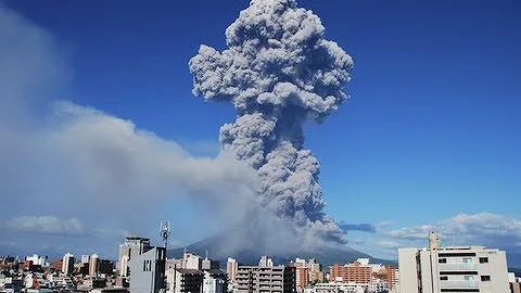 Japanese volcano: Mount Sakurajima eruption blankets Kagoshima city in ash - DayDayNews