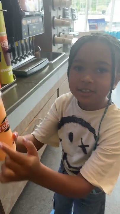 What's your favorite slushy flavor?? #slushyice #slushies #scarlett